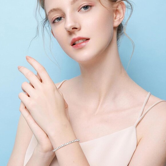 Elegant Women's Moissanite Tennis Bracelet, 1.52ct, 18K White Gold Plated, Adjus - Picture 6 of 9